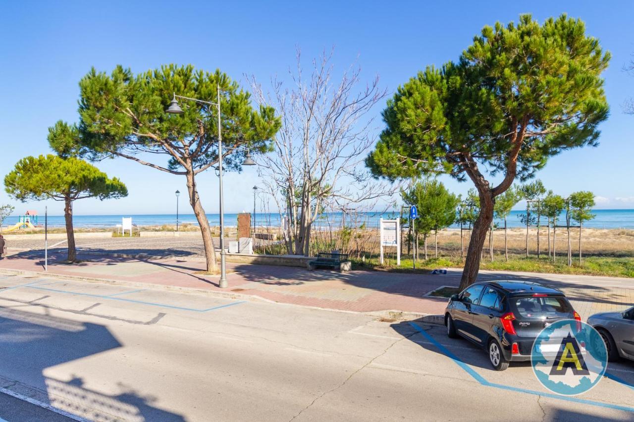 Casa Del Bello - Appartamento Di Fronte Al Mare A Silvi Silvi Marina Exteriör bild